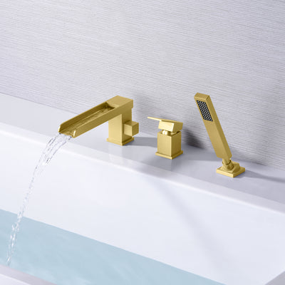 3-gats geborsteld gouden waterval badkuipkraan met handdouche en klep  