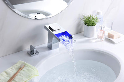 Wijdverspreide Badkamerkraan, LED Verlichte Watervalkraan