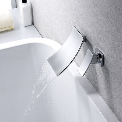 Wandgemonteerde waterval badvuller kraan, twee gaten enkele hendel chroomafwerking  