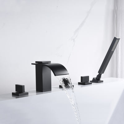 Opbouw matte zwarte Romeinse badkraan met watervaluitloop voor hoge doorstroming