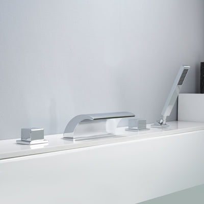 Dubbele hendel hoge doorstroming waterval Romeinse badkraan met omsteller en handdouche, chroom afwerking
